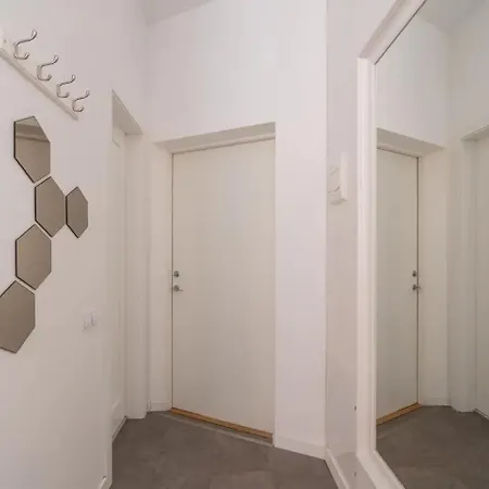 Valdemara Ielas Apartment